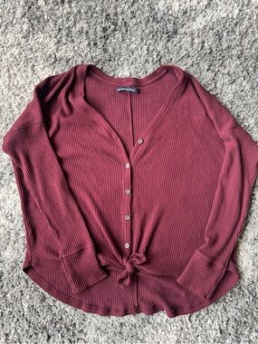 Abercrombie Wine Ribbed Button-Front Tie Hem Top